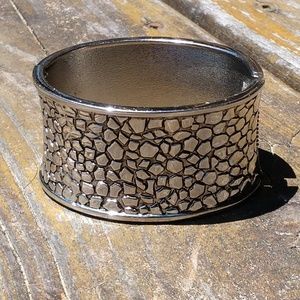 Dragon scales silvertone clamper cuff bracelet